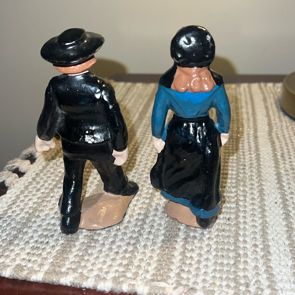 Vintage Cast Iron Amish Man And Woman - Picture 4 of 6